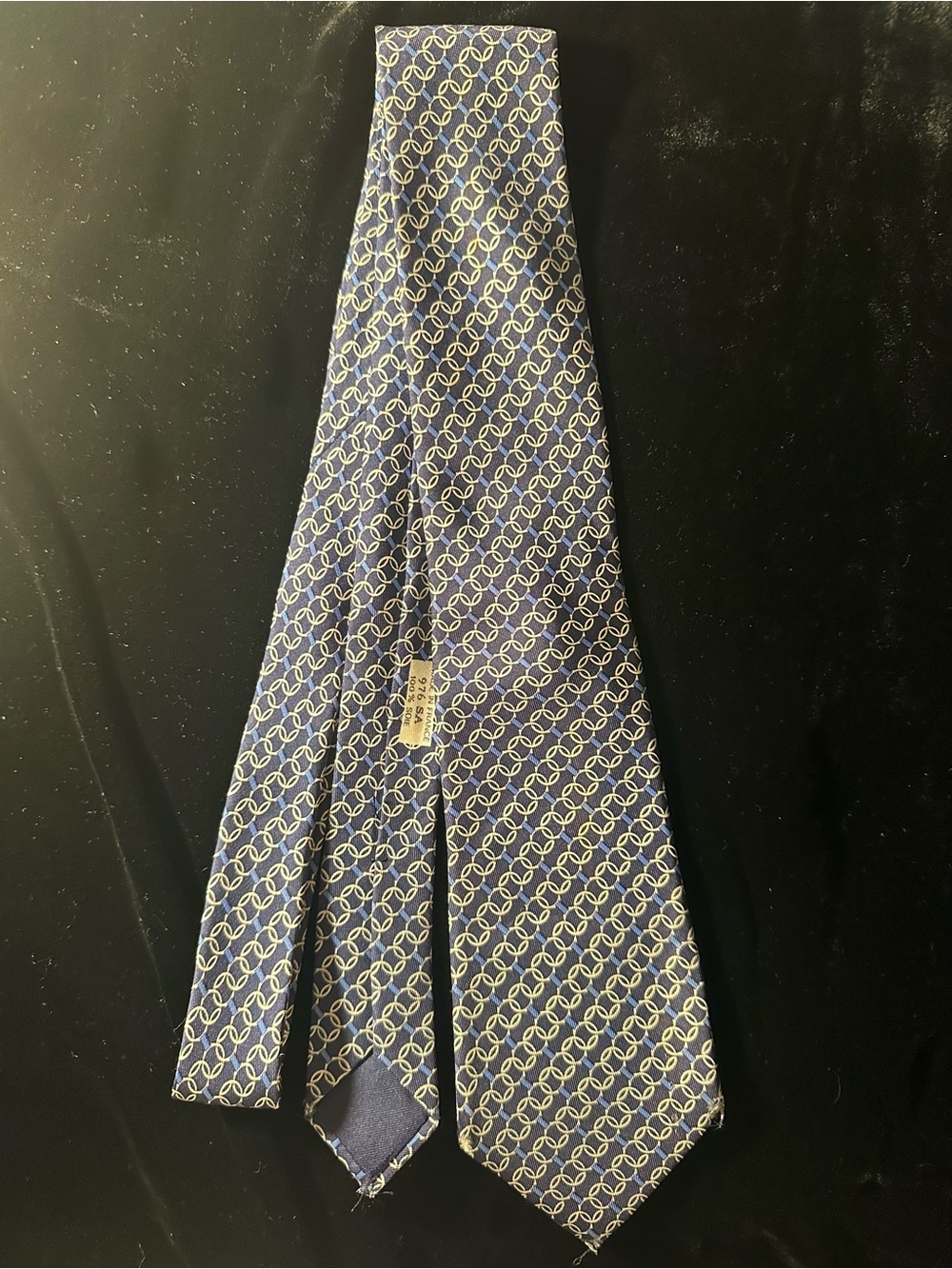 Hermes Navy Silk Tie with Yellow Link Pattern
